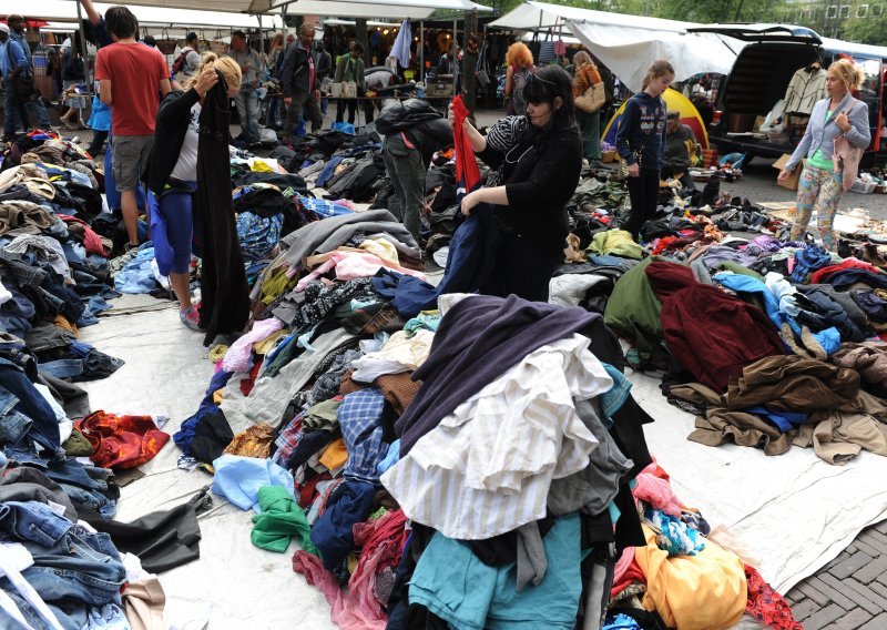 Francuska traži zabranu izvoza rabljene odjeće iz EU-a