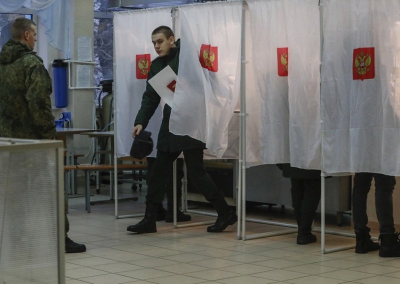 Rusi izlaze na birališta, a pobjednik je unaprijed poznat
