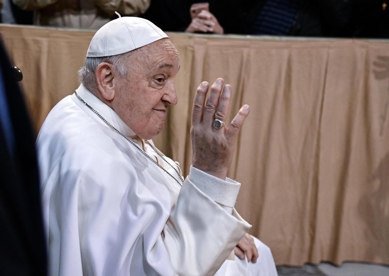 Papa Franjo će sudjelovati na Uskrsnom bdjenju