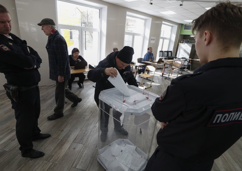 Izbori u Rusiji: Prijavljene prijevare, manipulacije i prijetnje Putinovim protivnicima