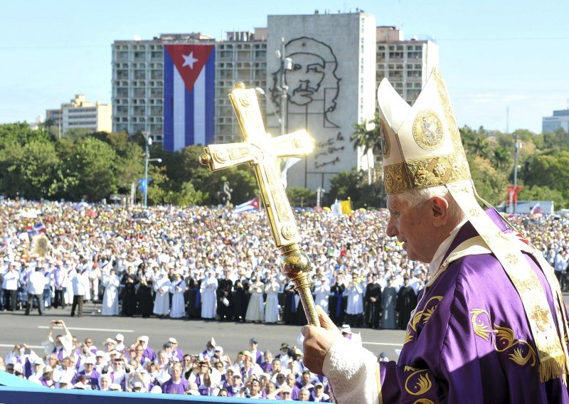 Drugi papa, drugi Castro... Ista Kuba?