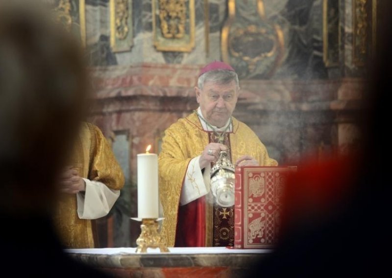 Biskup Mrzljak osudio one koji gule izbjeglice na prijevozu