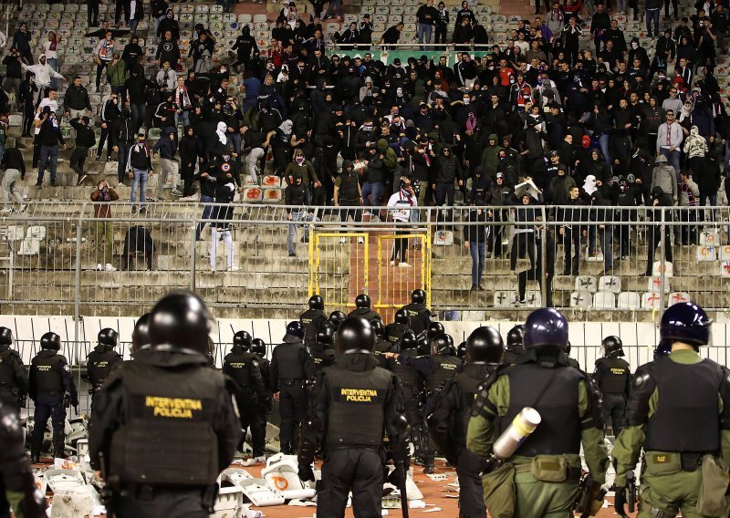 Hajdukovi 'navijači' glavna su vijest u regiji - kaos, nasilje, bijes i divljanje