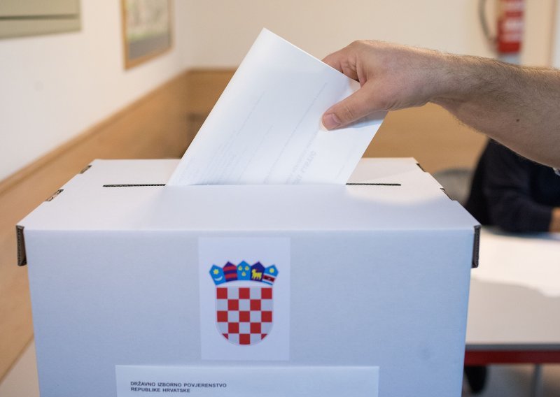 Izbori: Za naknade izbornim povjerenstvima 3, 1 milijun eura