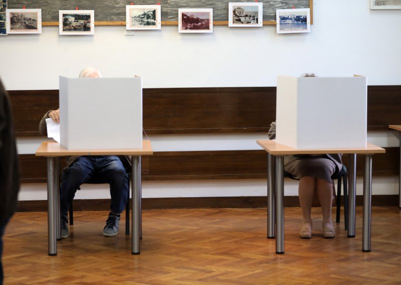 Četiri grada idu na prijevremene izbore na dan kad se održavaju i EU izbori