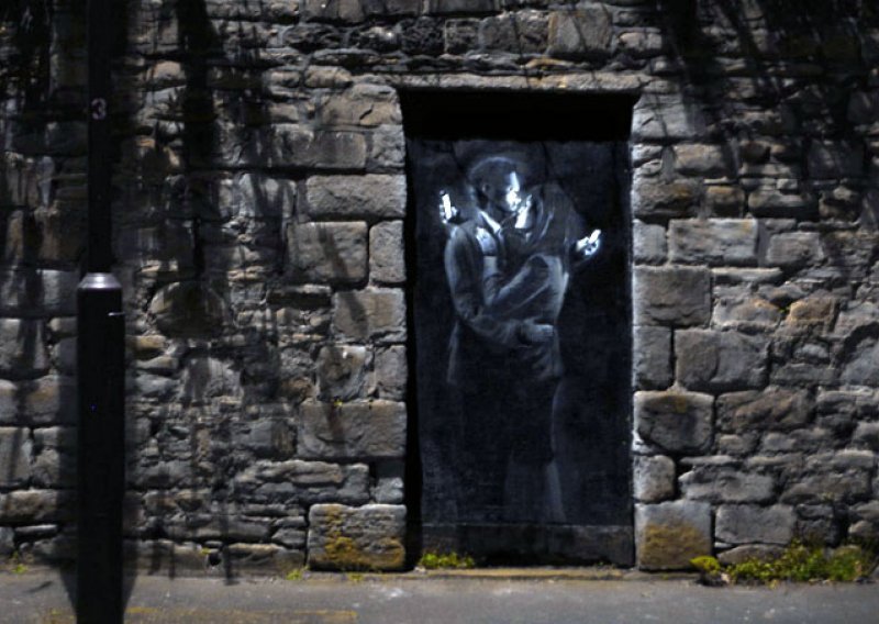 Jesu li kamere napokon uhvatile Banksyja na djelu?