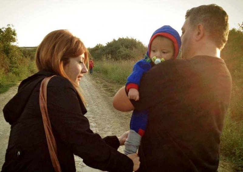 Hrvatski novinar opisuje kako je nosio sirijsku bebu do granice