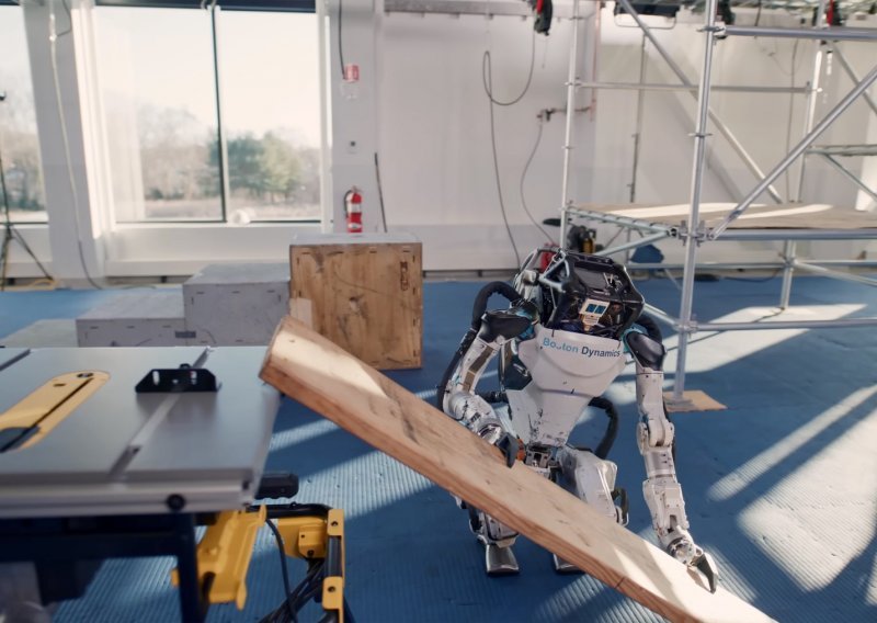 Tehnologija čini čuda: Roboti sve bolji pri ustajanju nakon pada