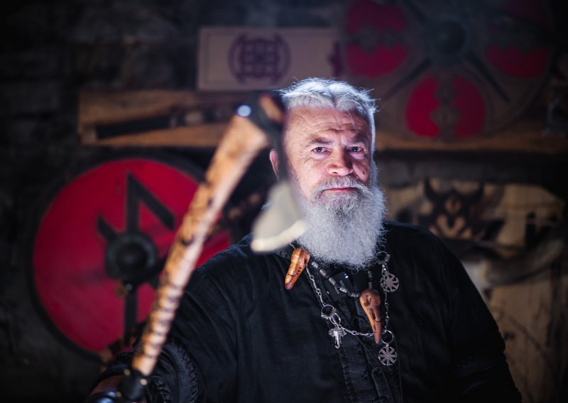Hercegovac Stipe je 'otkantao' sve: Postao je Viking i živi od prodaje sjekira