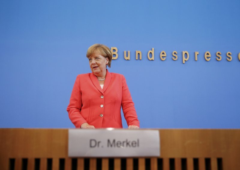 Angela Merkel u Bundestagu: Uspjet ćemo!