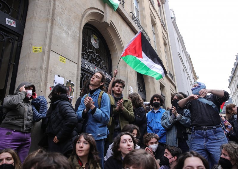 Policija 'evakuirala' prosvjednike s prestižnog pariškog fakulteta