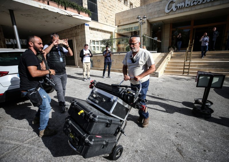 Izraelska policija pretresla urede Al Jazeere i zaplijenila opremu