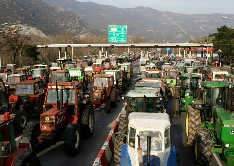 Traktoristi blokirali granične prijelaze