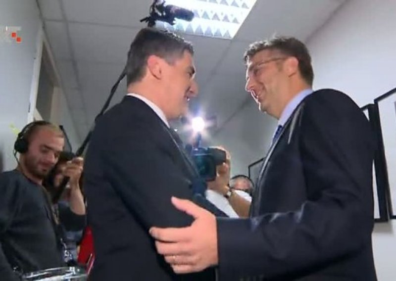 Komunikologinje objašnjavaju zašto su se Milanović i Plenković tapšali po ramenima