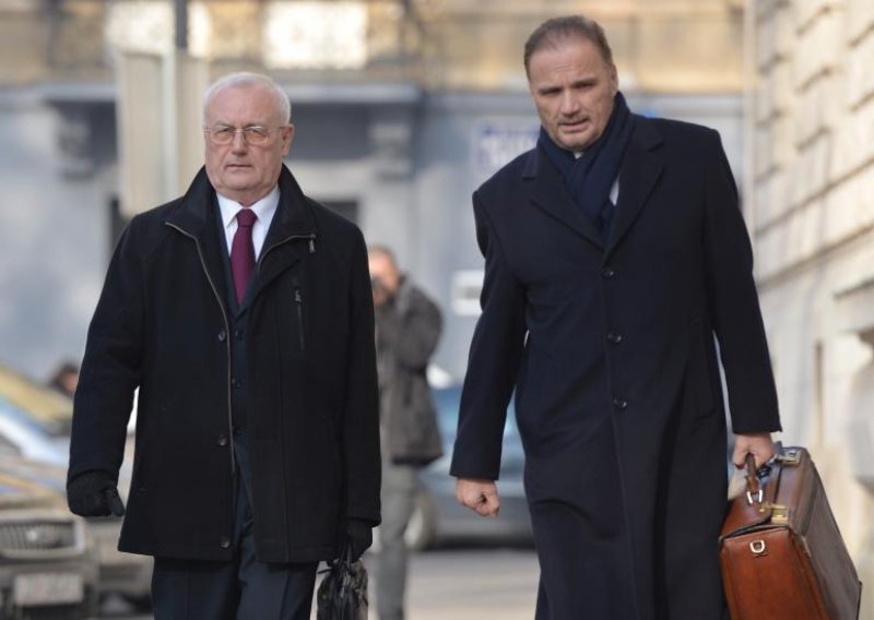 Nagli pad zanimanja za proces protiv Perkovića