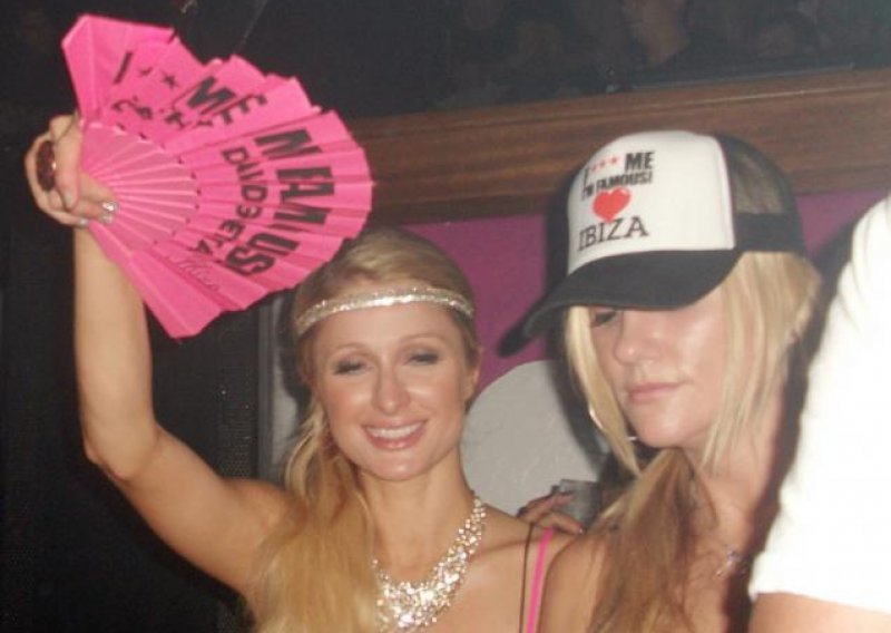 Balotelli i Sneijder partijali na Ibizi s Paris Hilton