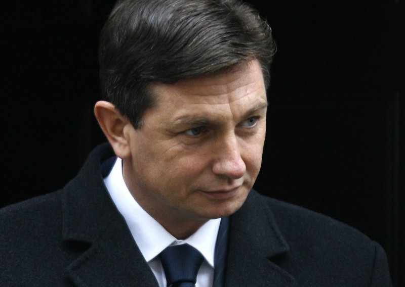 Pahor in convincing lead over current president ahead of runoff