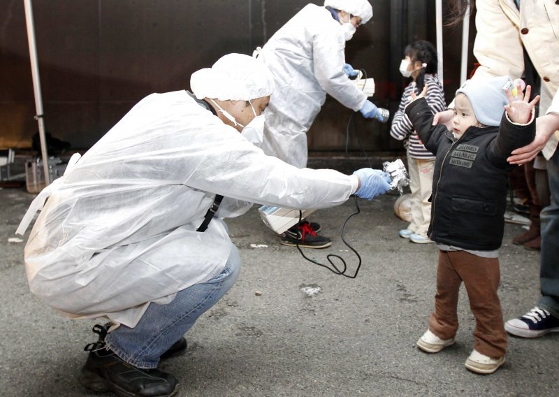 Japan strahuje od radioaktivne hrane i kiša