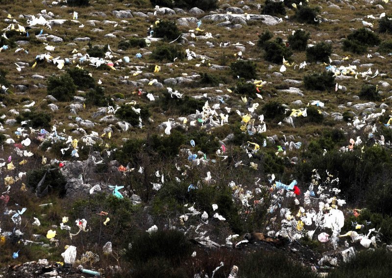 Kupac u životu iskoristi 13.000 plastičnih vrećica