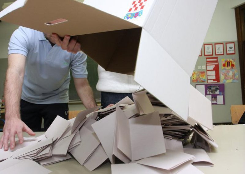 Zbog nesređenih biračkih popisa Hrvatska opet bez poštenih izbora