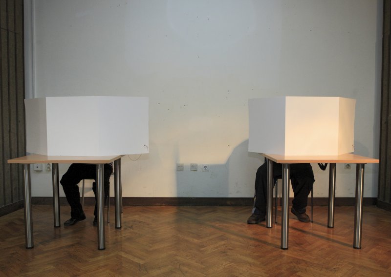 DIP pripremio priručnik za izbore: Što s punom glasačkom kutijom?