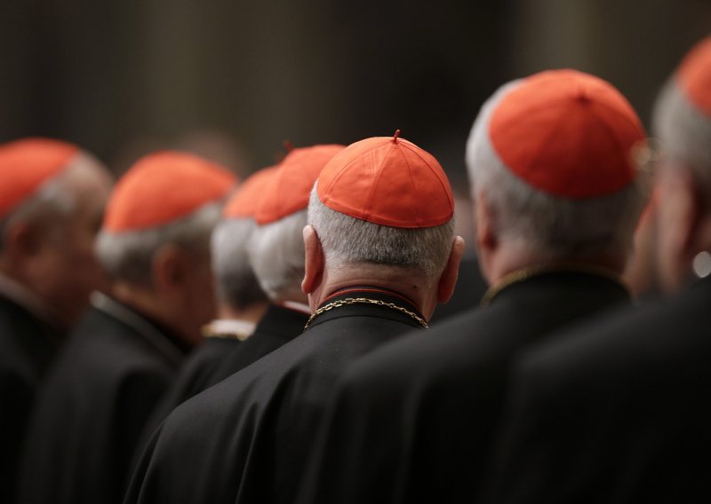 Žrtve objavile imena kardinala koji su štitili svećenike pedofile