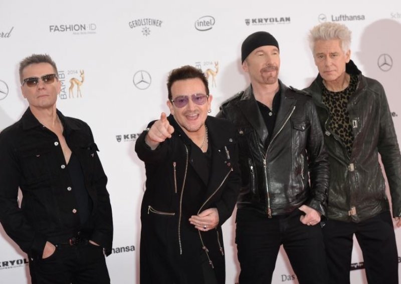 Loš početak turneje za U2, The Edge 'tresnuo' s pozornice