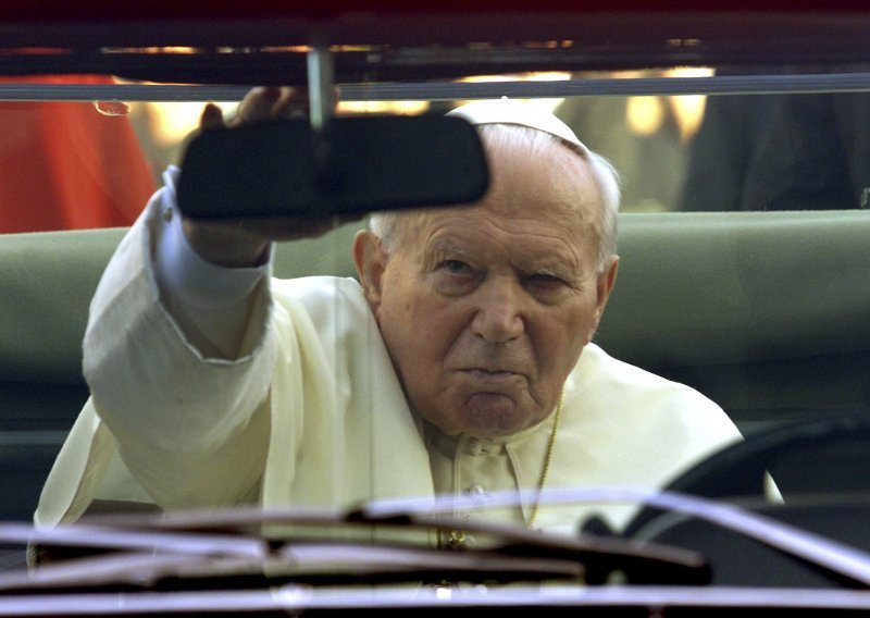 Je li papa Ivan Pavao II. zaslužio beatifikaciju?