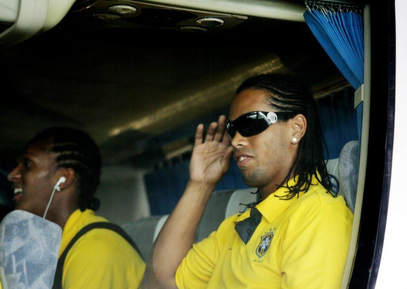 Sreća u nesreći - Ronaldinho iz sudara bez ogrebotine