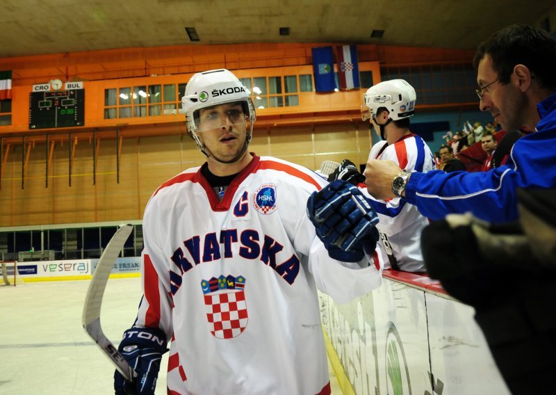 Hrvati održali Bugarima malu školu hokeja