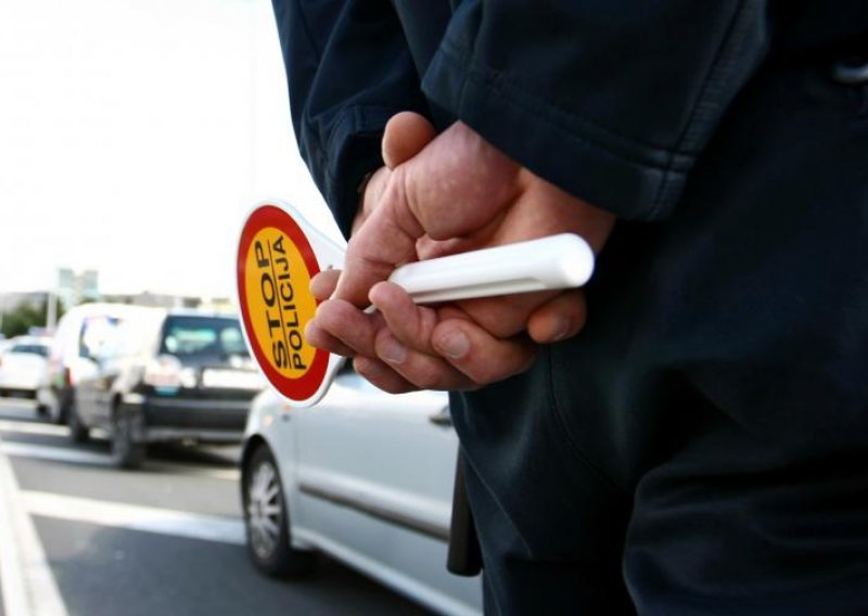 Prometni policajac uzeo 50 eura mita i 'zaradio' prijavu Uskoku