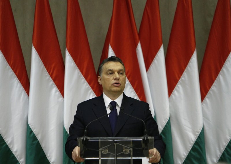 Orban proglasio izbornu pobjedu, obećao veliku Mađarsku