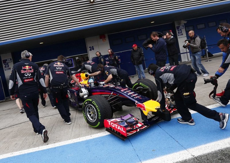 Red Bull: Ne znamo što je uzrok Vettelovih problema