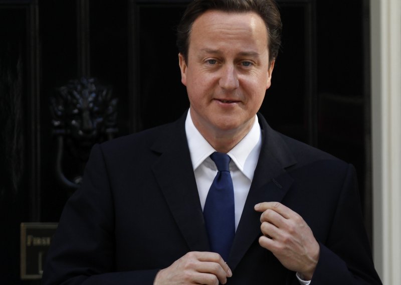 Cameron najavio 'malo' povlačenje iz Afganistana