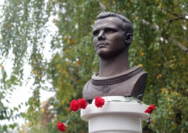Oštećen spomenik kozmonautu Juriju Gagarinu na Trešnjevci