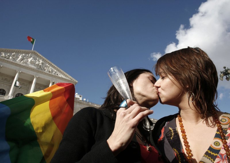 Slovenci odbacili zakon o gay brakovima