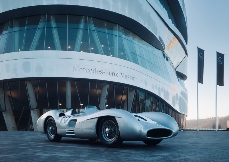 51 milijun eura! Za toliko je prodan trkaći Mercedes-Benz W 196 R Stromlinienwagen iz 1954.