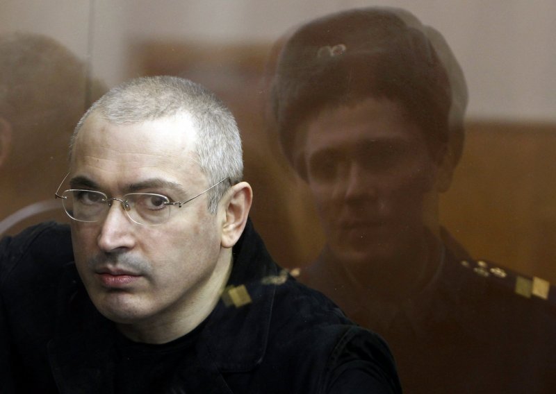 Rusija mora simbolično obeštetiti Hodorkovskog