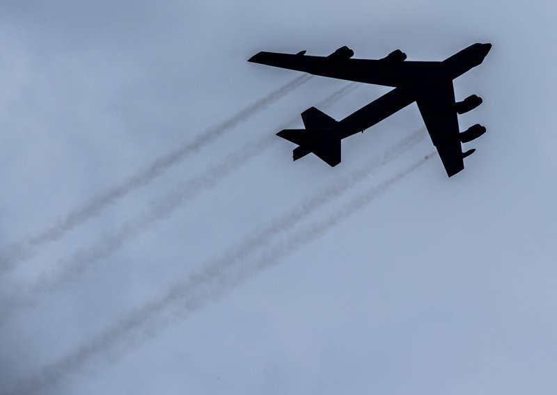 Putnički zrakoplov umalo se sudario s bombarderom B-52: 'I mene je iznenadio'
