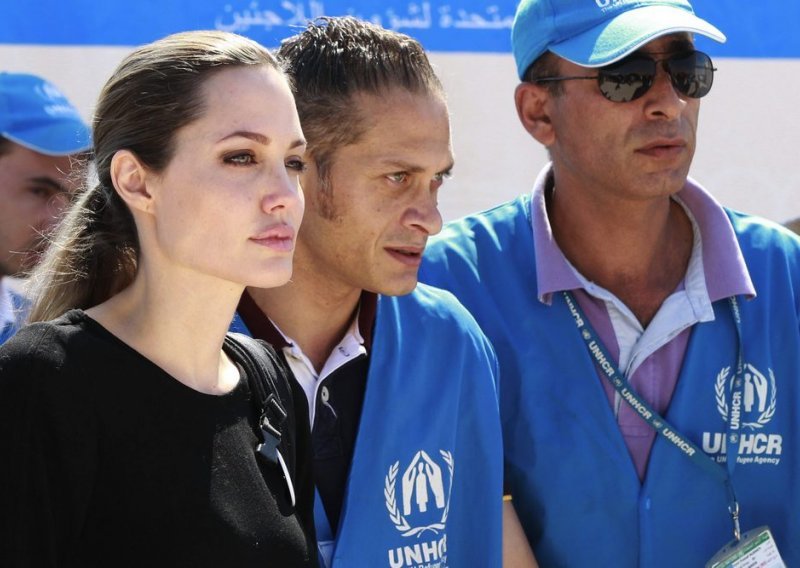 S kojom se bolešću bori Angelina Jolie?