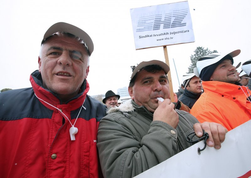 Railways workers protest in Zagreb