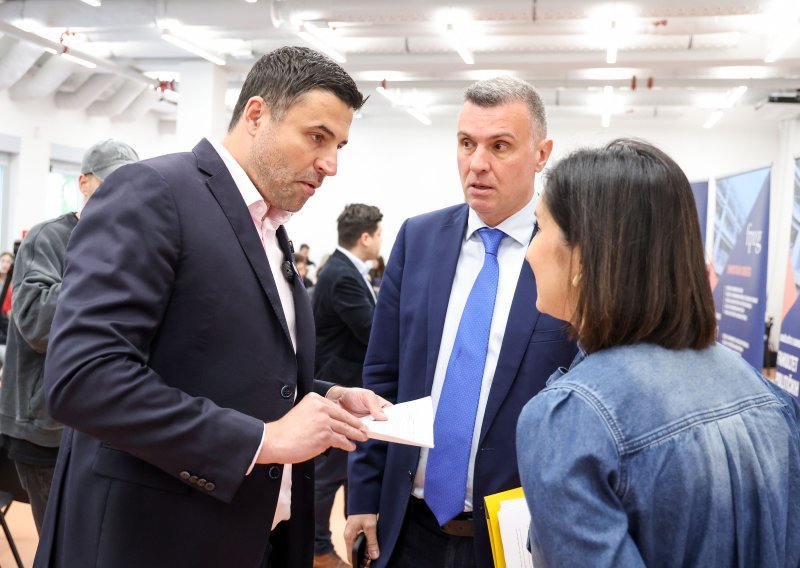 Bernardić i Goluža izazvali incident na fakultetu: Unosili su mi se u lice