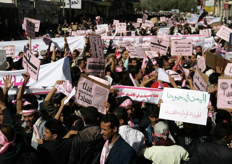 Jemen i Egipat vriju, tisuće na ulicama