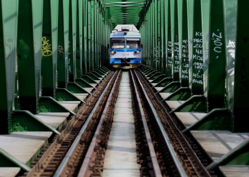 Jadran ekspres vozit će na liniji Beograd - Split - Beograd