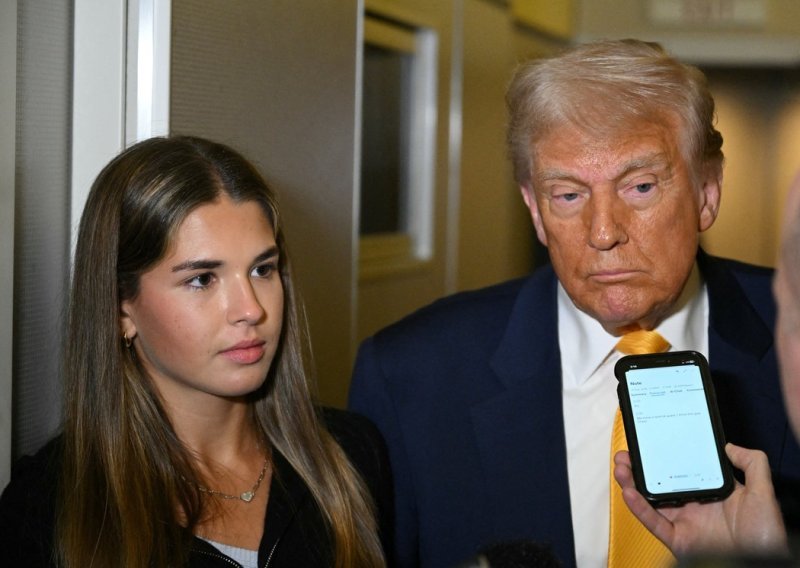 Od zvijezde kampanje do prodaje krafni: Unuka Donalda Trumpa sada radi na blagajni
