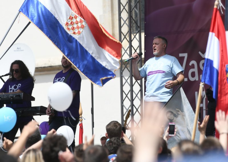 Politička dimenzija Thompsonova megakoncerta: Pragmatizam i slijeva i zdesna