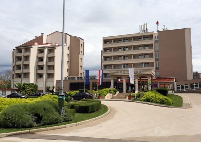 Zatvoren hotel u Baškoj zbog sumnji na nazočnost bakterije legionele