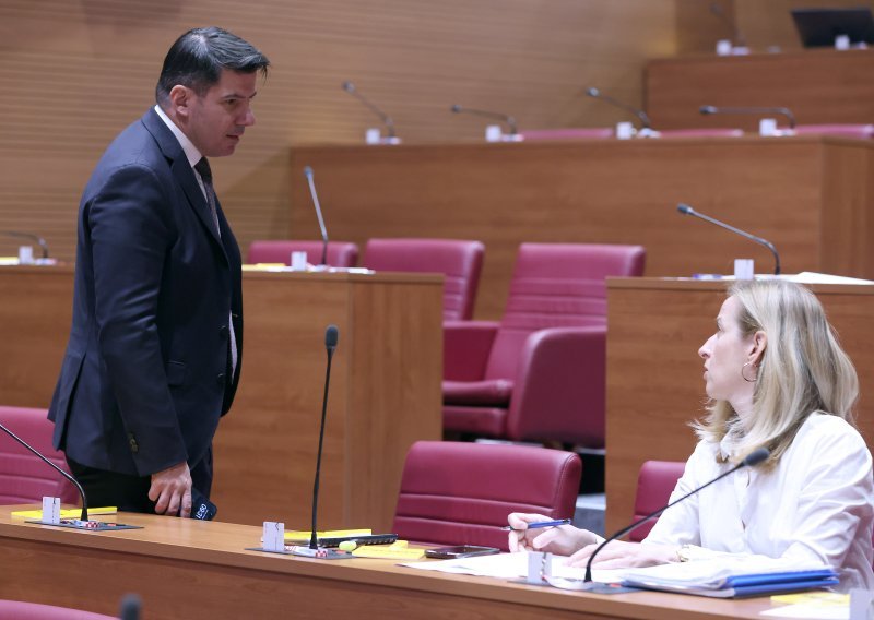 Mostovci burno reagirali na ponovno imenovanje viceguvernera HNB-a: Ovo je sramota
