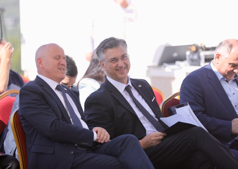 Stiglo novo istraživanje: HDZ-u blago porasla podrška, a evo tko je gubitnik mjeseca