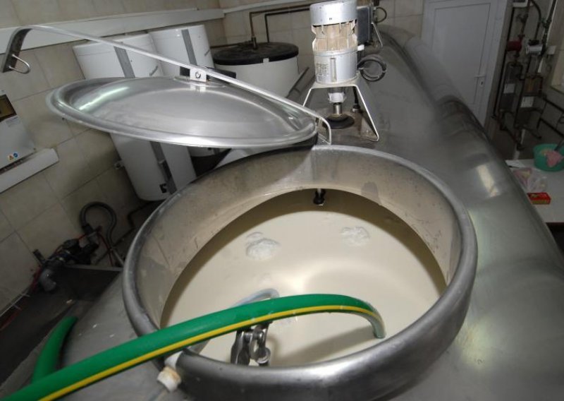 Dukat suspends purchase of raw milk over aflatoxins